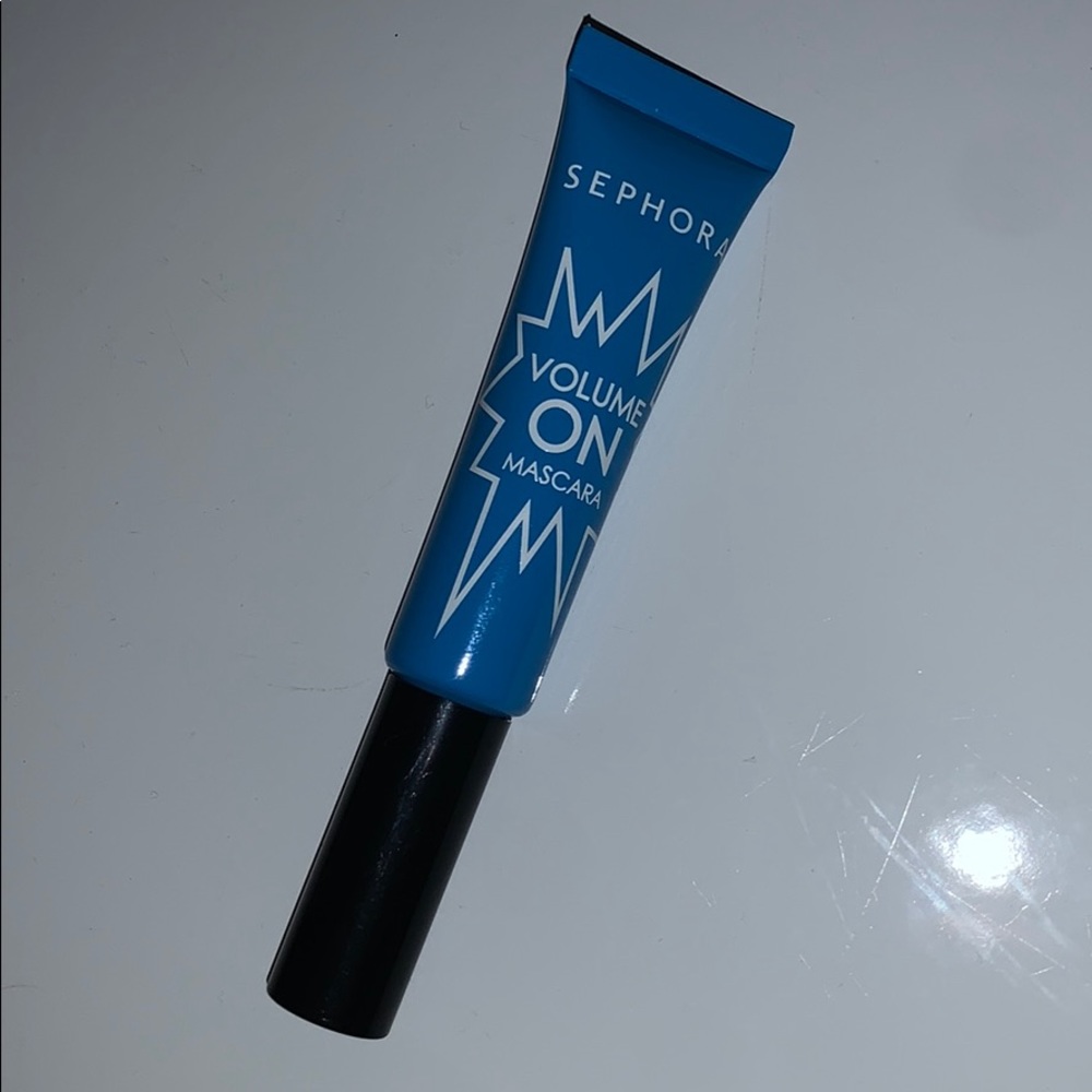 Blue Volume On Mascara